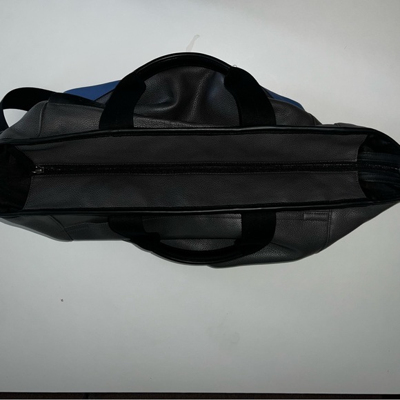 Coach LARGE travel bag/tote  EUC - Picture 8 of 12